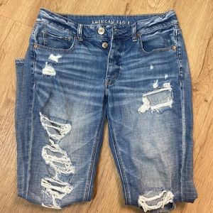 American Eagle Tomgirl Distressed Jeans